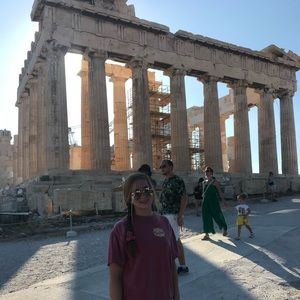 Meet your Posher, Mia